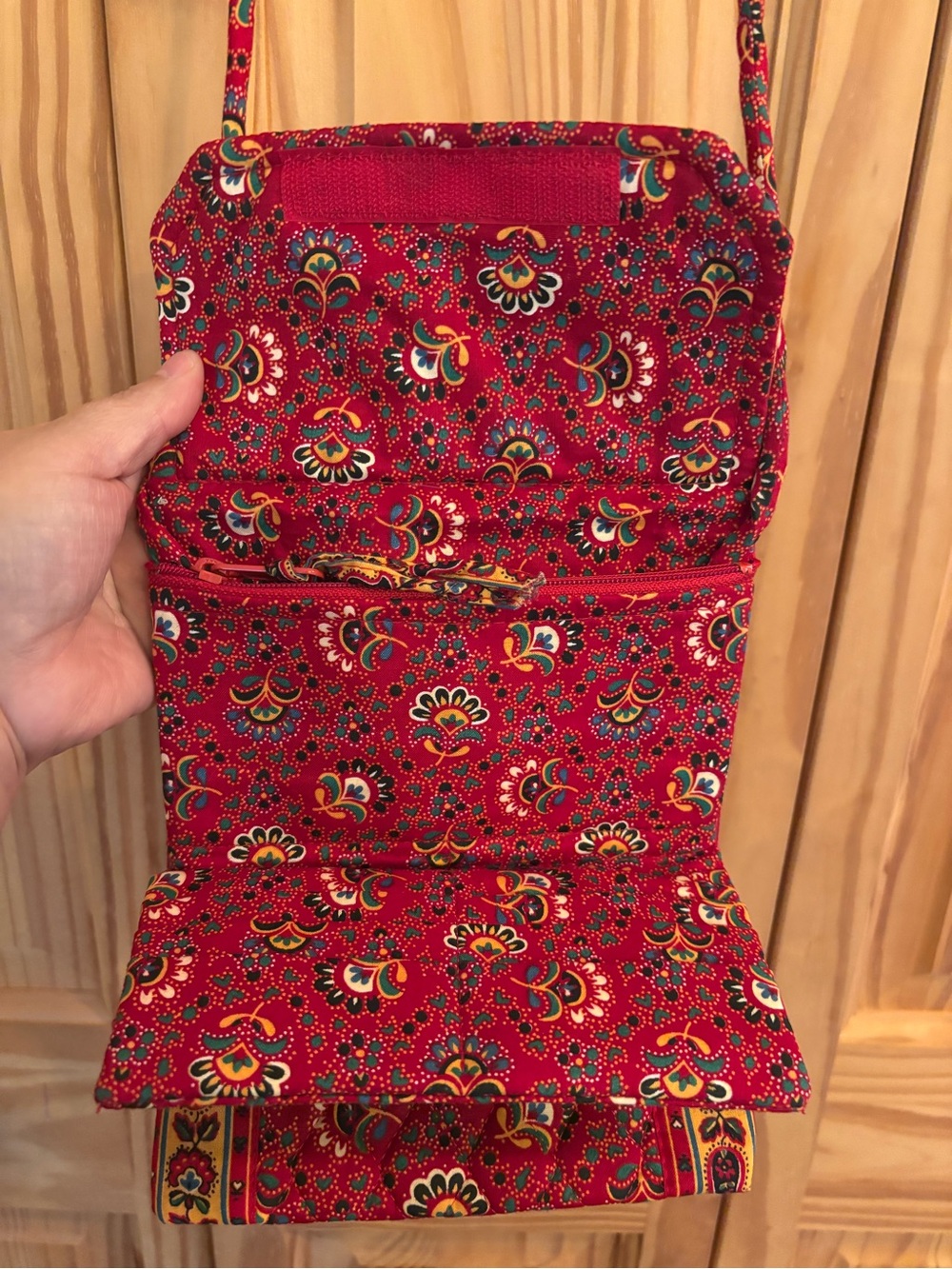 Vera Bradley Red Floral Quilted Crossbody Bag - Retired Pattern - Picture 6 of 12